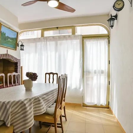 Seascape-tranquil 3 Bedroom Town House Holiday home *